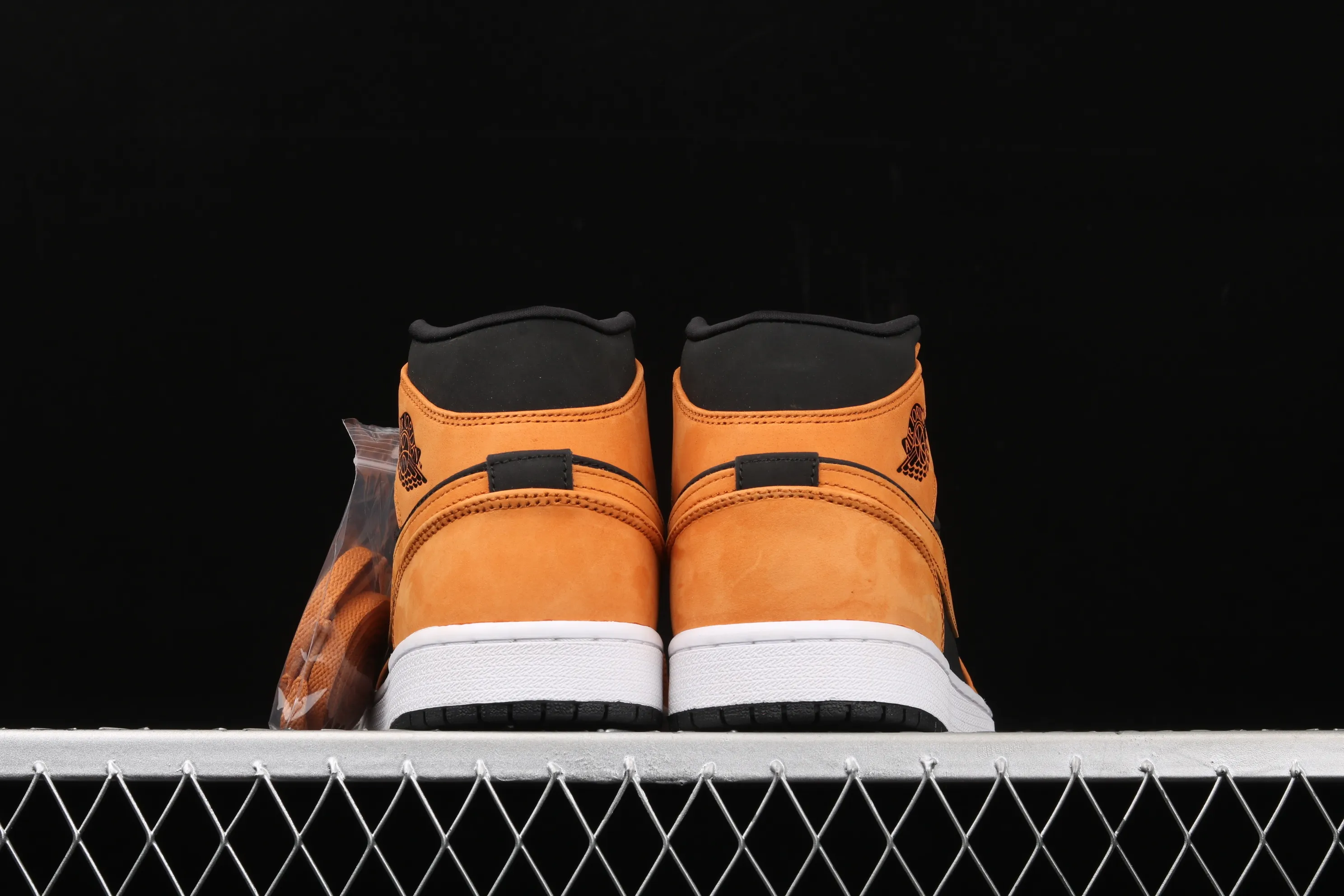 All categories Air Jordan Jordan series basketball shoes Air Jordan 1 Mid Air Jordan 1 Mid AJ1 Joe 1 wheat color China basketball shoes DB5453-700